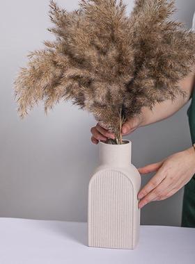 新款北欧风陶瓷素烧花瓶创意白色带复古斑点花插极简酒店家居摆件