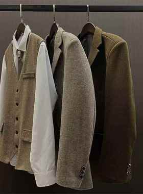 软装男装样板间衣帽间意式简约男士西服外套上衣道具陈列衣柜装饰