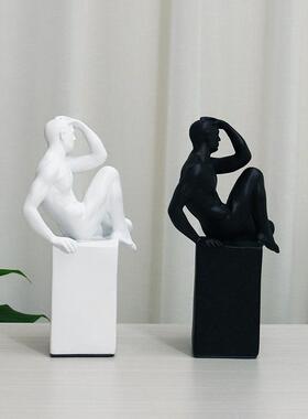 现简约抽象人物沉思者雕塑摆件玄关家居展厅橱窗客厅酒柜装饰品