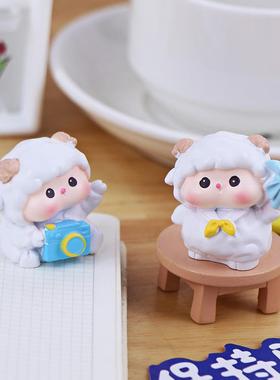 小羊乖乖迷你摆件可爱电脑屏幕办公室桌面工位装饰汽车中控台车载