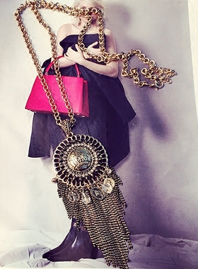 民族风流苏圆牌长款镶水钻毛衣链