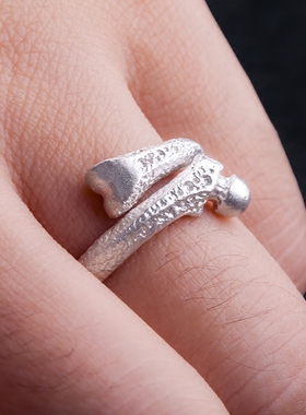 原创设计风纯银情侣小众腿骨对戒