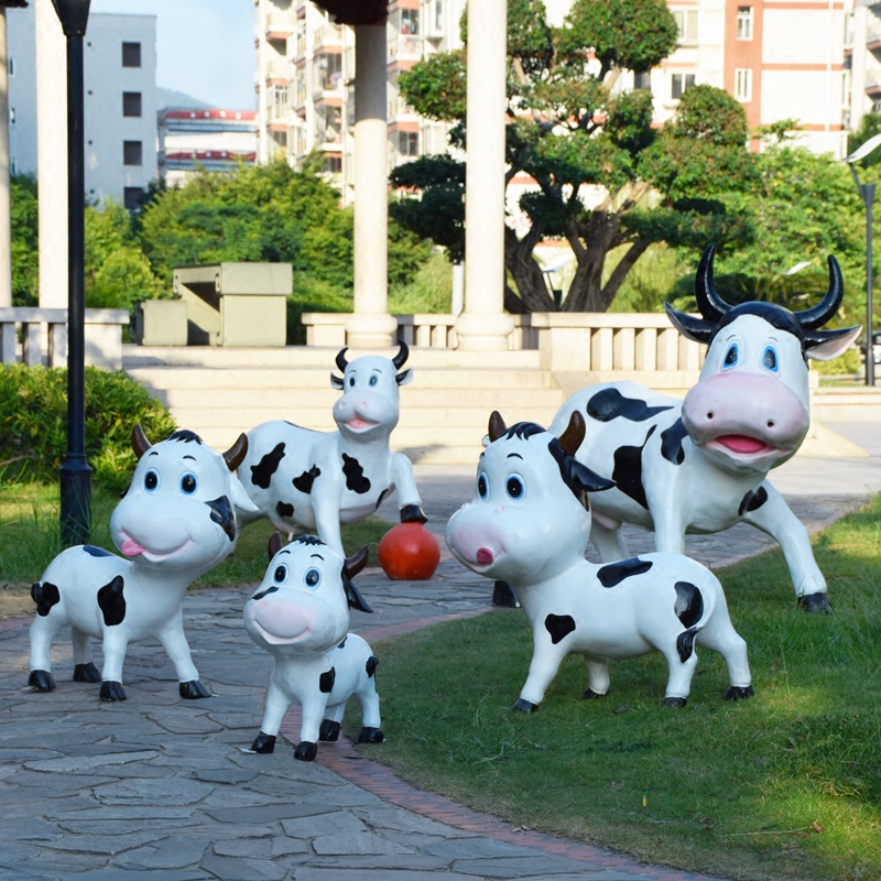 户外玻璃钢仿真动物摆件大卡通奶牛雕塑庭院花园装饰园林景观小品 - 图0