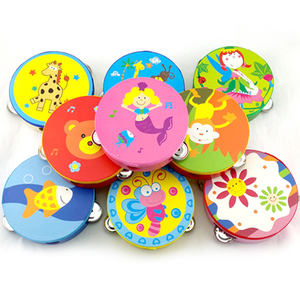 幼儿园儿童表演手鼓