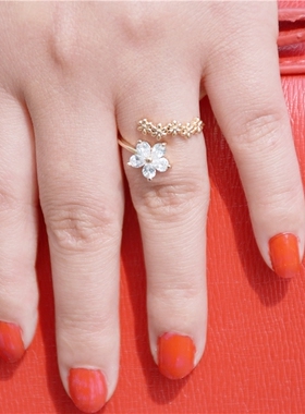 韩国花瓣皓石微镶开口戒指