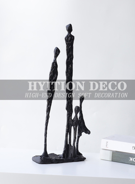 现代抽象一家四口人物艺术雕塑摆件样板房电视柜客厅玄关书房铁艺