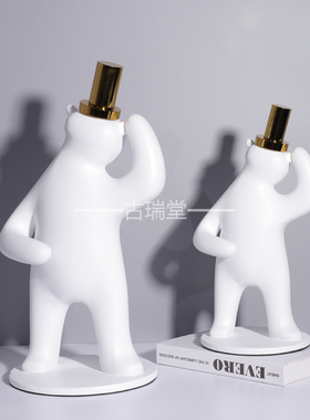 现代简约儿童房饰品戴帽子卡通人B物摆件卧室样板间售楼部软装饰