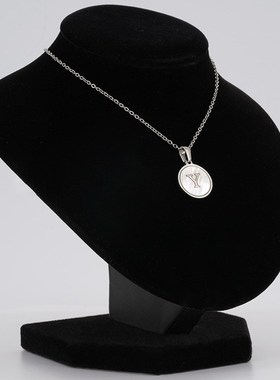 ins跨境钢色圆形贝壳不锈钢y字母吊坠欧美钛钢英文大写字母项链女