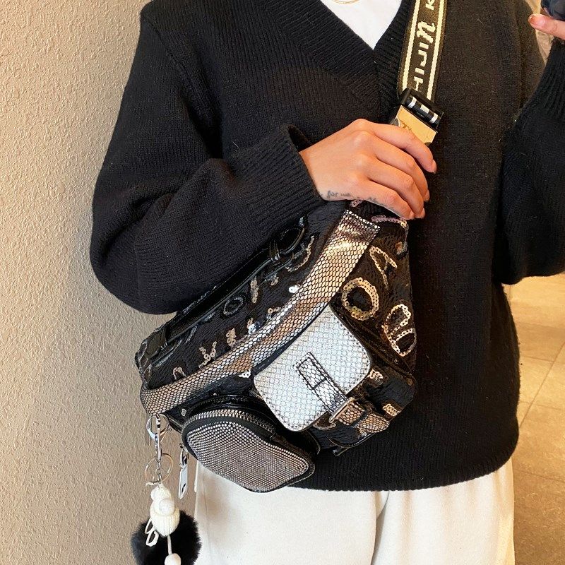 女士斜背胸包韩版洋气多口袋字母拼亮片包包2025新款斜挎腰包单肩,淘宝优惠券,粉丝福利购,淘宝优惠卷