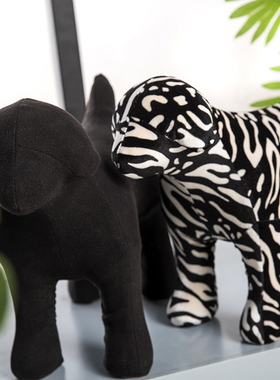 儿童房摆件 温馨家居卧室摆设服装店G橱窗装饰陈列道具宠物狗模特