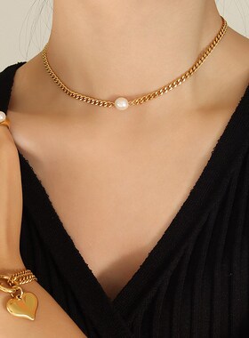 夏日凉爽小众设计感手工链淡水珍珠B锁骨项链钛钢镀18k金颈链首饰