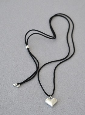 韩版小众个性简约黑色线s绳抽拉调节黄铜镀金爱心吊坠项链毛衣链