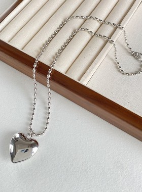 东大门ins甜酷风金属珠珠链爱心灰色吊V坠项链锁骨链