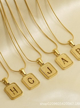 欧美小众时尚蛇i骨链18K字母项链女跨境钛钢压砂字母吊坠饰品