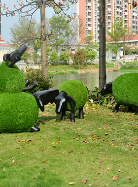 音乐小羊肖恩摆件小区公园景区民宿玻璃钢草皮羊雕塑卡通装饰造景