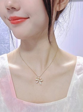 蝴蝶结钛钢项链女2024年新款轻奢小众吊坠设计感冷淡风.网红锁骨