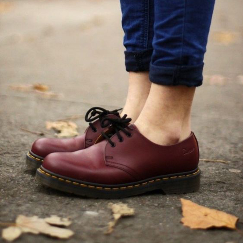 dr martens 3 hole shoes