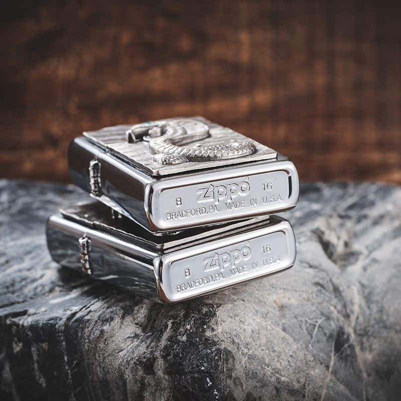 正品限量 zppo 男士 大帖章绿眼眼镜蛇 欧版 打火机正版 zippo 原装 正品限量 zppo 男士 大帖章绿眼眼镜蛇 欧版 打火机正版 zippo 原装