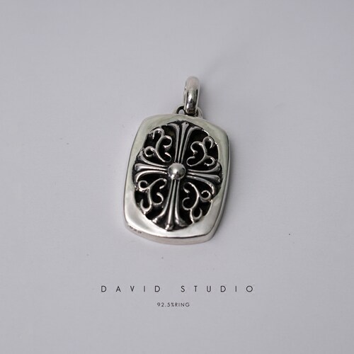 David studio925纯银十字花军牌时尚复古做旧朋克机车男女款吊坠 - 图1