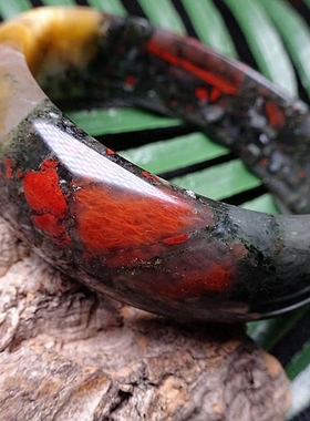 鸡血石舒俱来欧泊天然原矿红绿宝