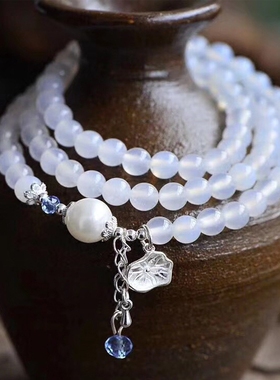 天然白玛瑙手链 3圈白玛瑙配925银荷叶贝珠手链 蓝水晶坠
