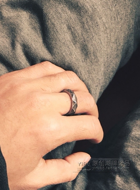 菱形多切面钛钢日韩风情侣戒指