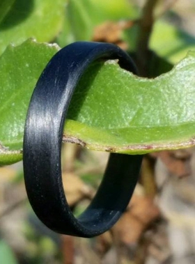 碳纤维单向黑色圈男士礼物戒指