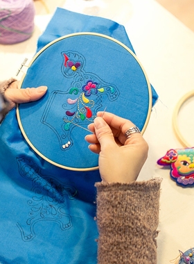 《狮子绣球》非遗大师精致手绣