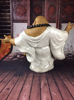 笑佛陶瓷会所展厅人物工艺摆件