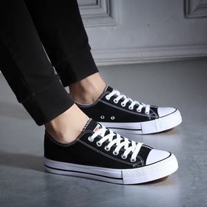 人本黑色低帮帆布鞋