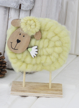 毛毡粉色扁羊装饰桌面小摆件