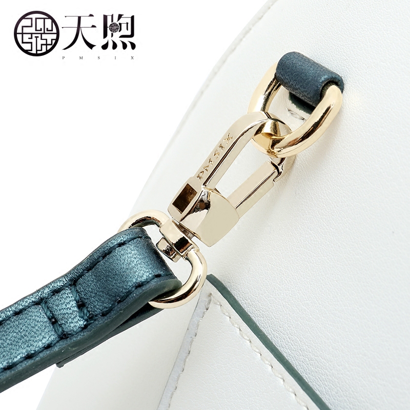 pmsix 2020新款时尚个性斜挎小包 pmsix女士包袋