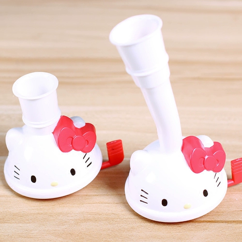 Японское разгибание к смесительству установлено в водопроводном водопроводе.