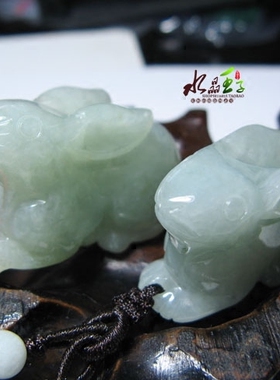 天然生肖兔吊坠挂件翡翠玉