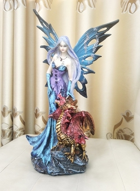 西班牙花仙子驯龙电视机柜摆件