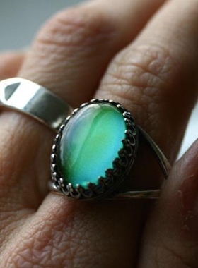 热量改变颜色凸圆形宝石戒指