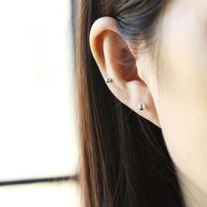 艾念990银耳钉女气质韩版个性耳饰磨砂球球耳钉豆豆弯钩耳环简约