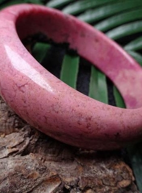 手镯红绿宝天然原矿桃花玉包邮