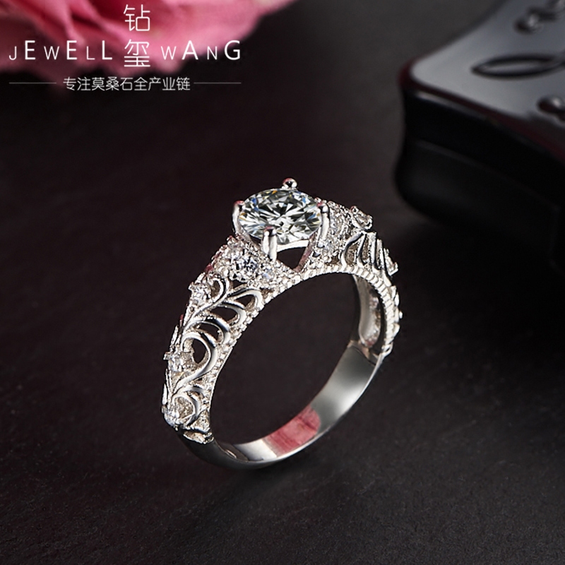 钻玺专柜1克拉超白莫桑石女钻戒 jewellwang珠宝戒指/指环