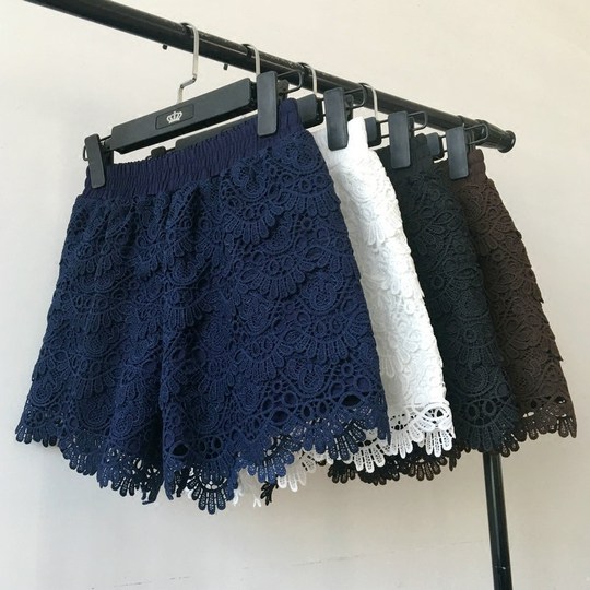 Multicolor lace shorts for women 2023 spring and summer new lace splicing leggings anti-exposure white safety pants hot pants