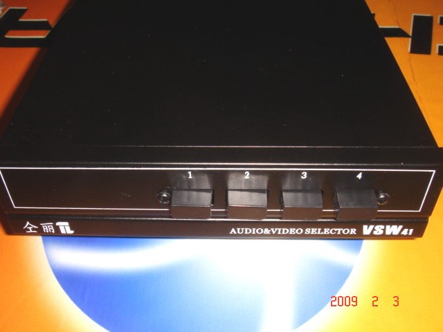 仝丽VSW41音视频4进1出AV切换器分支分配器影音配件机顶盒拍档 - 图0