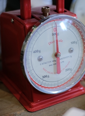 製品陳 日本进口简洁实用英式厨房小烘培称 复古糖果色弹簧机械秤