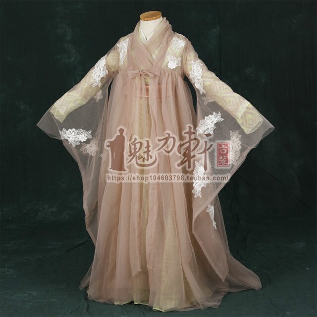 Apricot fairy date performance Hanfu white light same style
