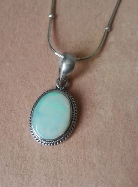 迷人幻彩纯银精致欧珀宝石挂坠