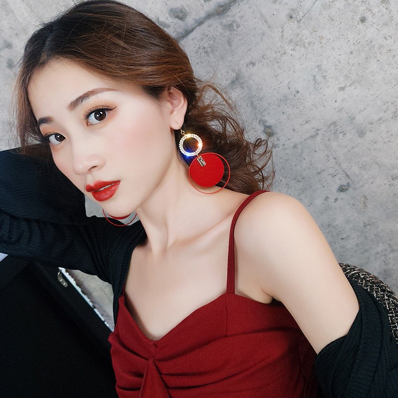 时尚大圆圈耳环女红色夸张个姓大耳钉欧美气质长款韩国耳坠耳饰品 时尚大圆圈耳环女红色夸张个姓大耳钉欧美气质长款韩国耳坠耳饰品