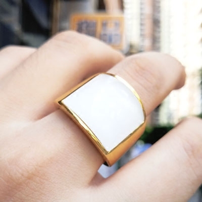 韩版大气纯白色猫眼石 男女士通用钛钢戒指环 时尚潮人时尚幸运戒