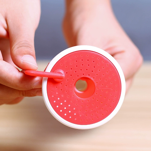 Японское разгибание к смесительству установлено в водопроводном водопроводе.