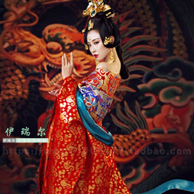 Photography queen and concubine's gorgeous and atmospheric costumes