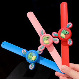儿童啪啪圈女童宝宝趣味发光手环玩具小风车旋转发光饰品玩具手表