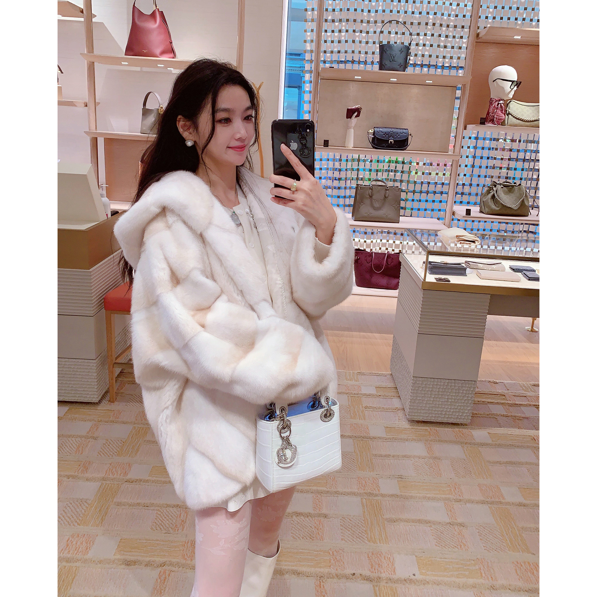 MissLuxury 【Минималистская роскошь】 Женская шуба из редкой бежевой норки натурального цвета, выпущенная ограниченным тиражом